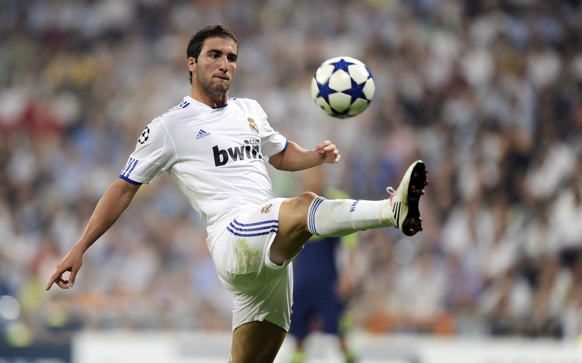 意甲焦点战之夜，哈登带动全队节奏