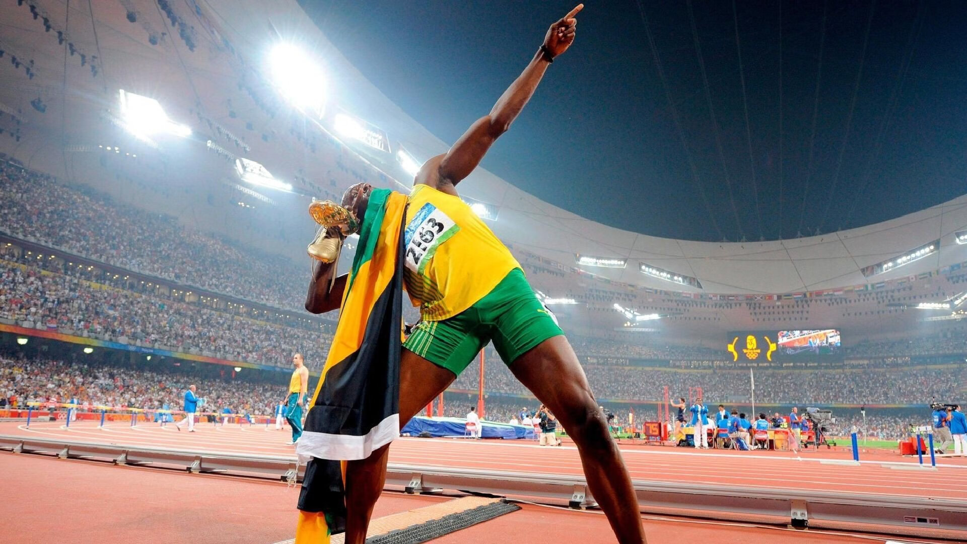 开云APP-黄潜单节风暴与莱万抢七封神，体育世界里的唯一性瞬间