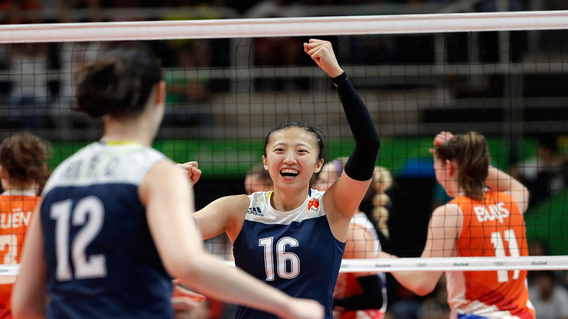 开云体育下载-北欧闪电与南美坚冰的碰撞，2026世界杯G组，莱万多夫斯基的锋线独舞如何撕裂乌拉圭防线